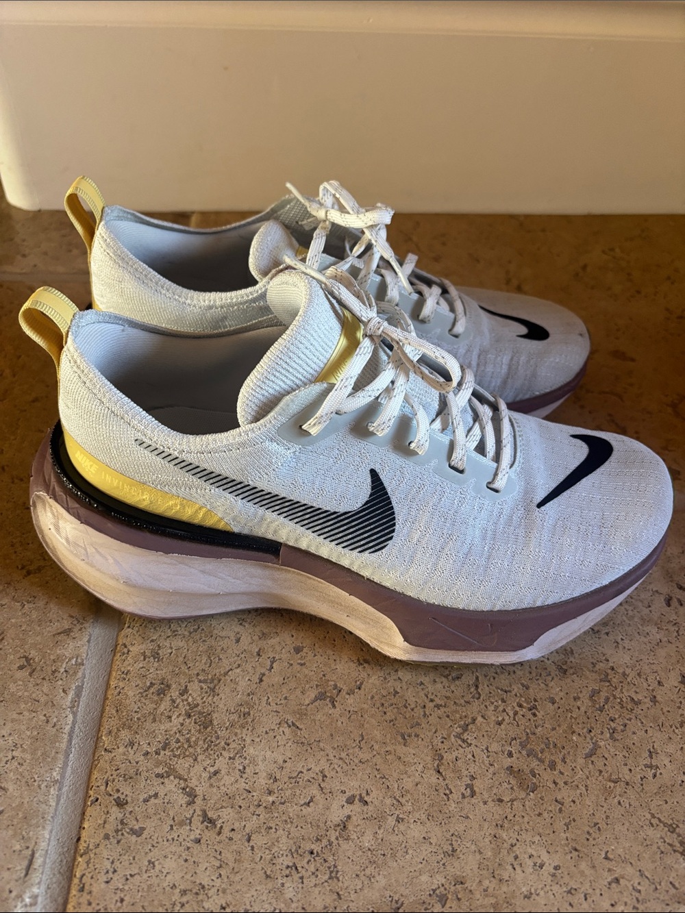 Nike ZoomX Invincible Run Flyknit 3 Sneakers Running Shoes 9.5 Wide